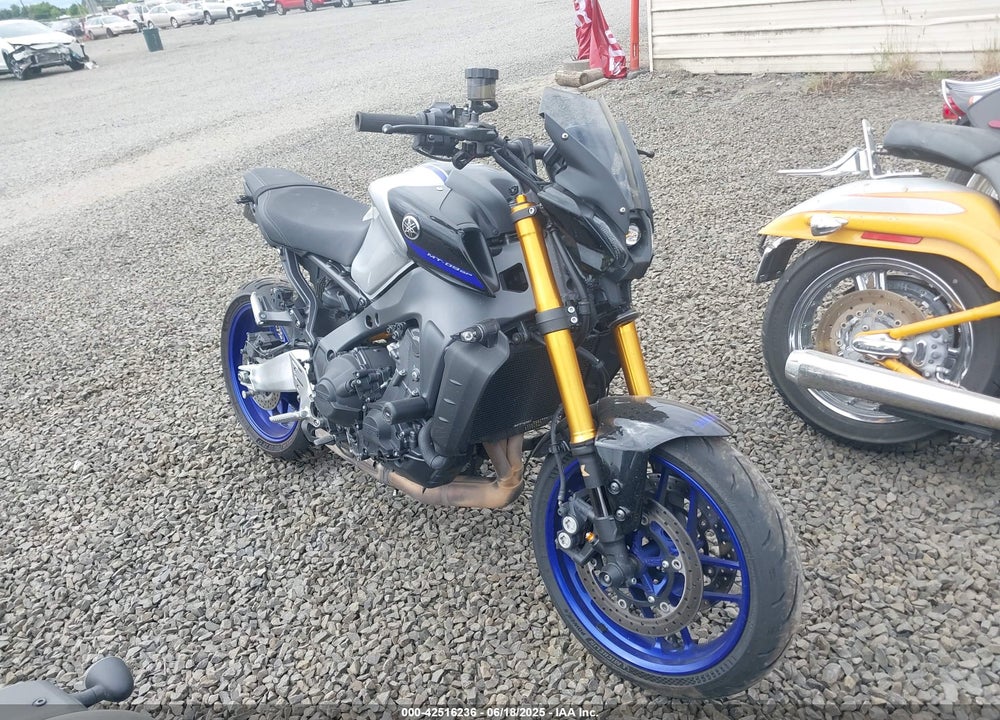 2023 YAMAHA MT09 D VIN: JYARN72E3PA001525