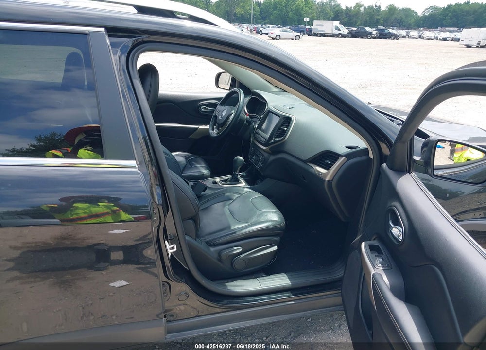 2017 JEEP CHEROKEE VIN: 1C4PJMDS8HW659645