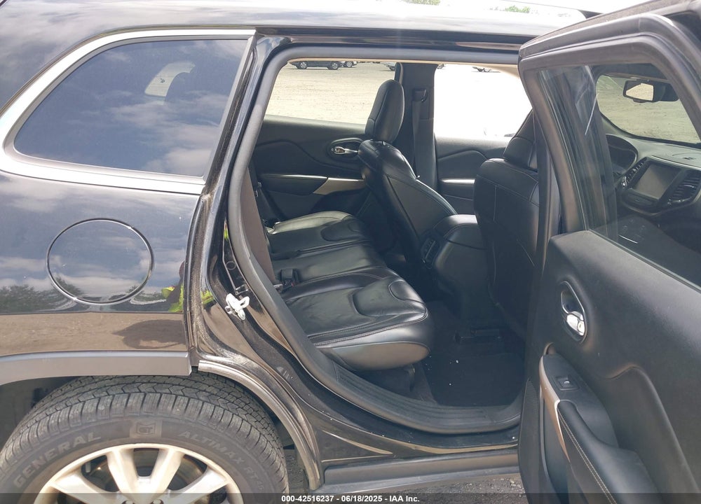 2017 JEEP CHEROKEE VIN: 1C4PJMDS8HW659645