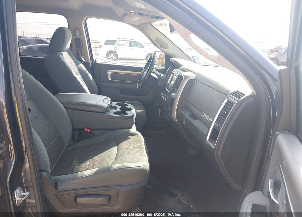 2016 RAM 1500 VIN: 1C6RR6GT5GS277474