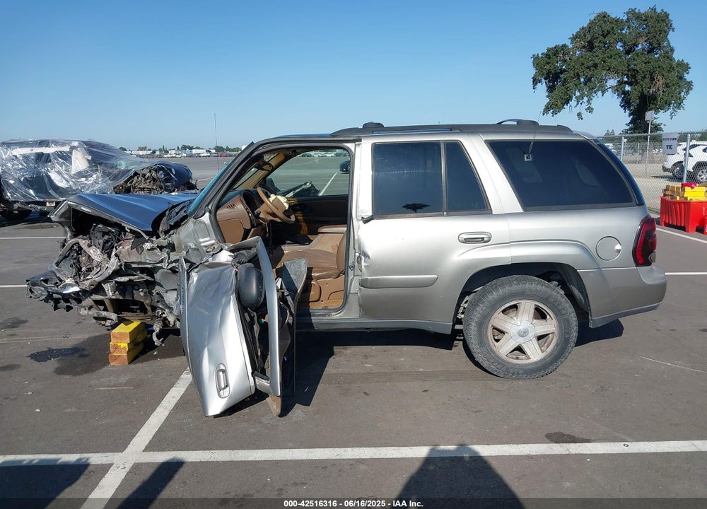 2002 CHEVROLET TRAILBLAZER LTZ VIN: 1GNDT13S122304657