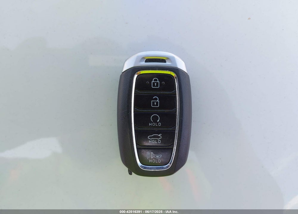 2022 HYUNDAI ELANTRA VIN: 5NPLP4AG1NH066160