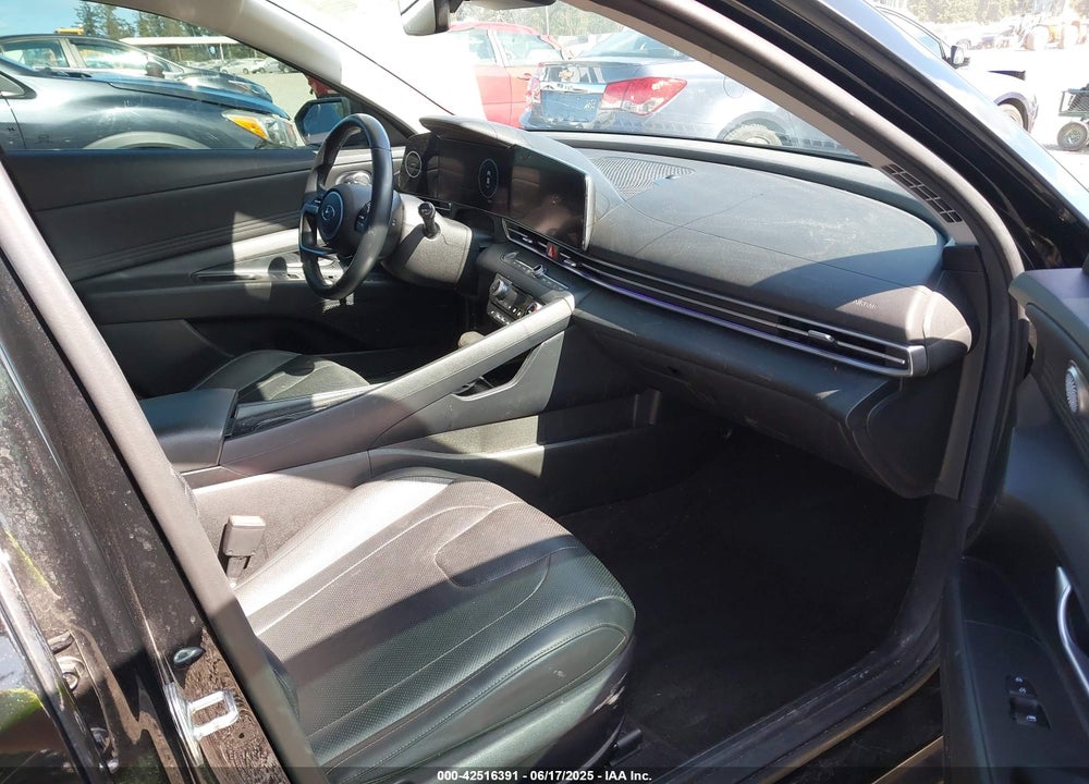 2022 HYUNDAI ELANTRA VIN: 5NPLP4AG1NH066160