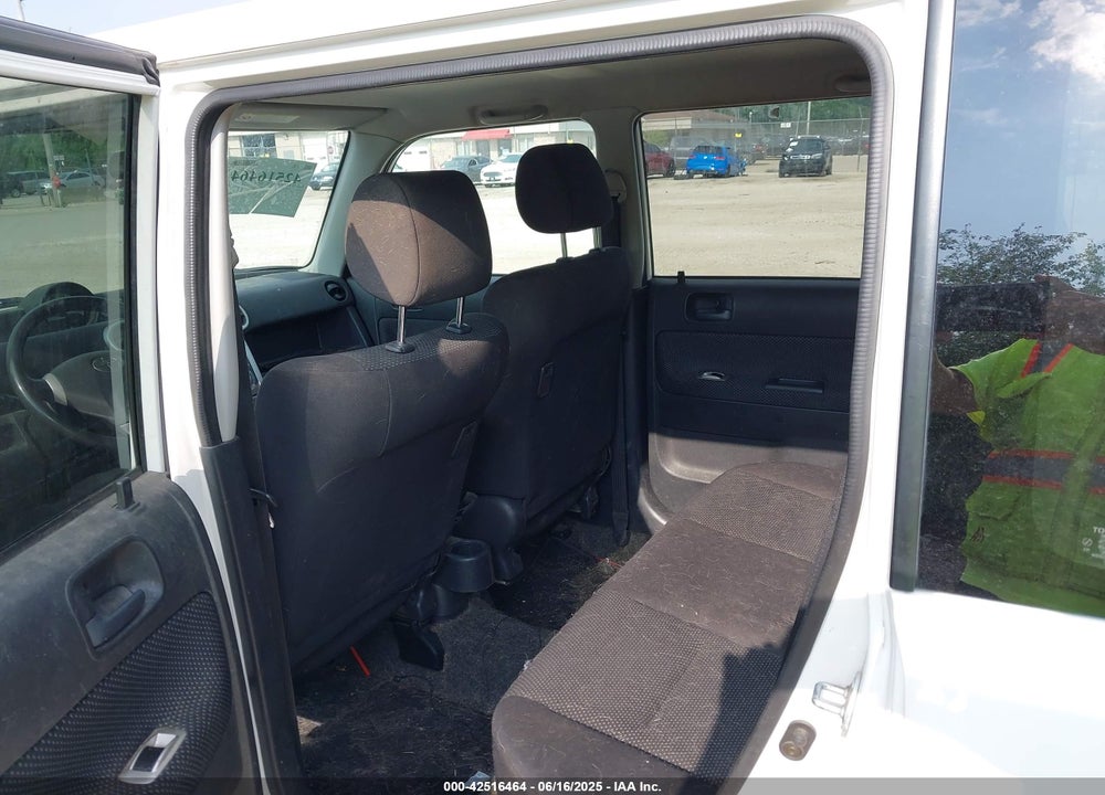 2006 SCION XB VIN: JTLKT334764053297