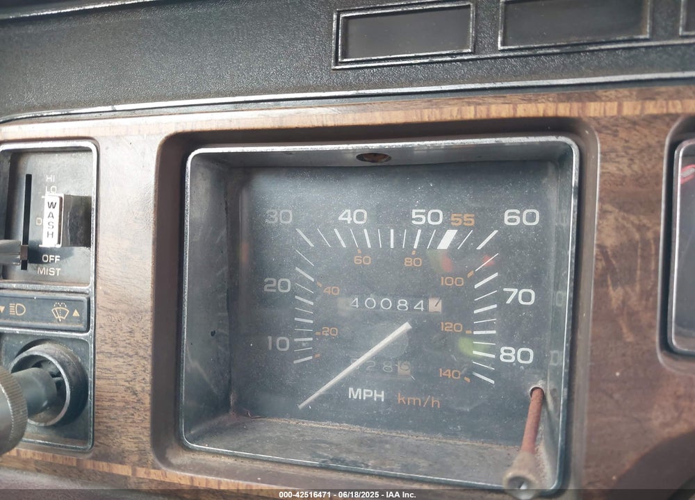 1981 PONTIAC BONNEVILLE BROUGHAM VIN: 1G2AR69Y7BX113707