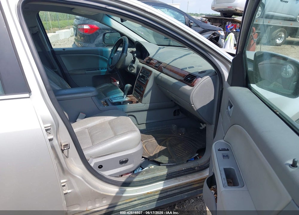 2007 FORD FIVE HUNDRED VIN: 1FAHP24107G117596