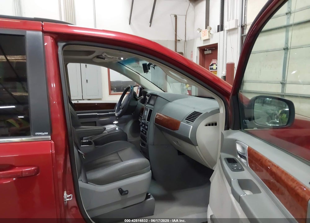 2009 CHRYSLER TOWN & COUNTRY TOURING VIN: 2A8HR541X9R631150