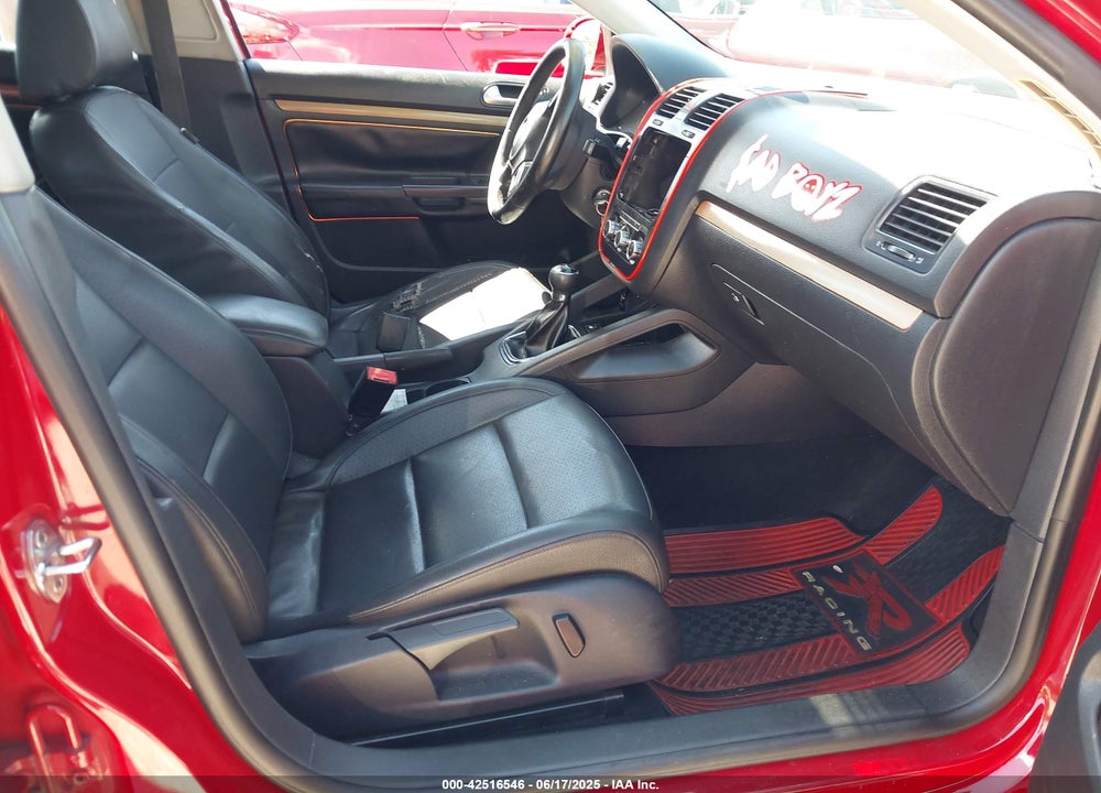 2010 VOLKSWAGEN JETTA VIN: 3VWRX7AJ0AM113039