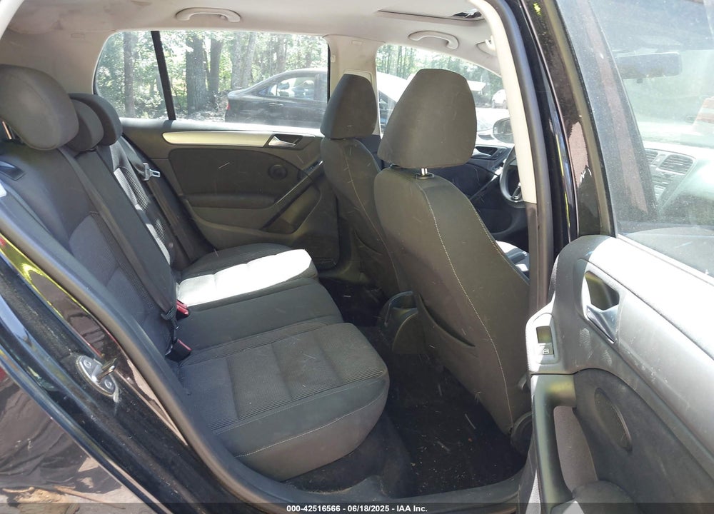 2010 VOLKSWAGEN GOLF VIN: WVWDA7AJ2AW368693