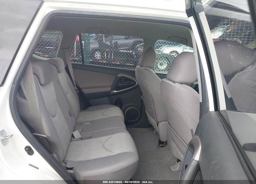 2008 TOYOTA RAV4 BASE V6 VIN: JTMBK33V685067227
