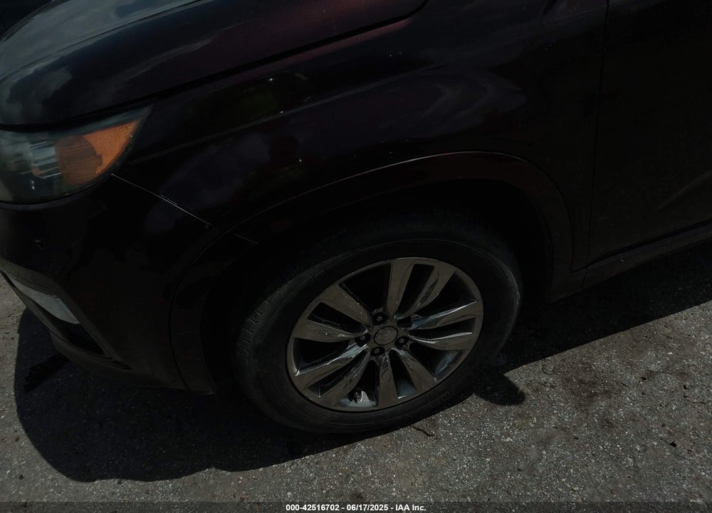 2011 KIA SORENTO VIN: 5XYKW4A24BG172804