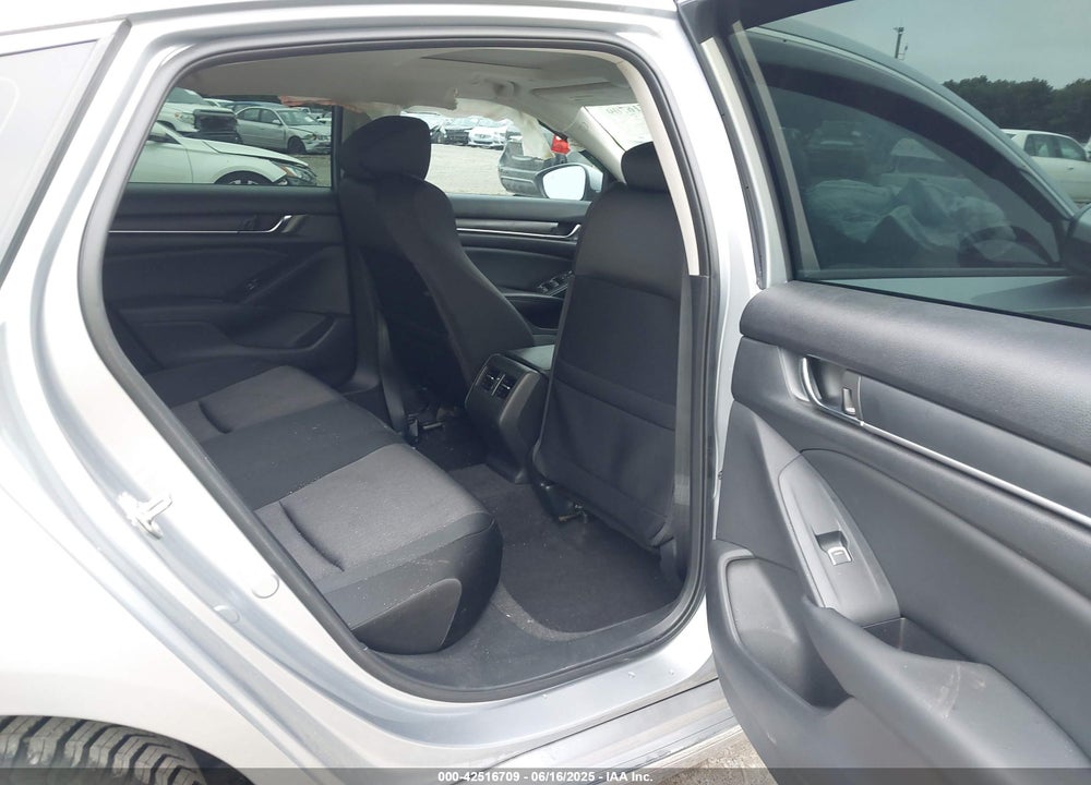 2018 HONDA ACCORD VIN: 1HGCV1F47JA215631