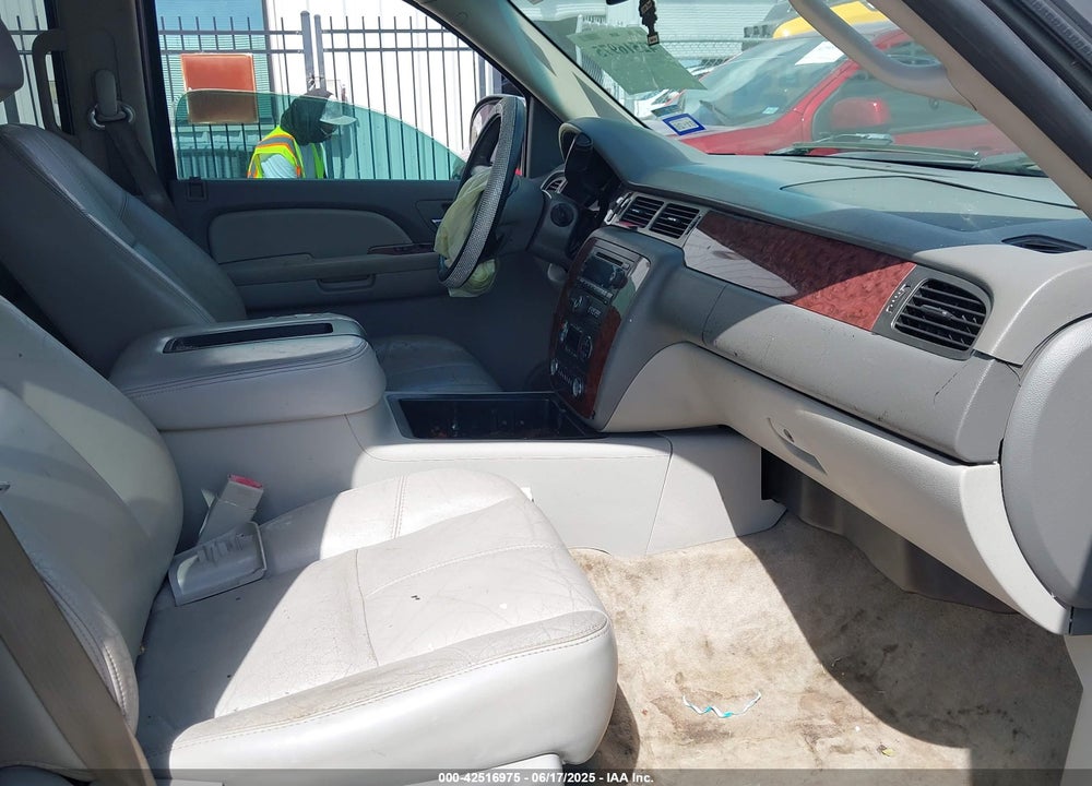 2007 CHEVROLET TAHOE VIN: 1GNFC13097R308235
