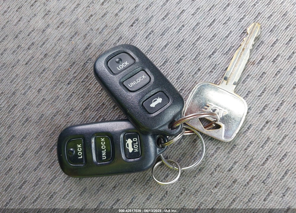 2003 TOYOTA CAMRY LE VIN: 4T1BE32K03U695857