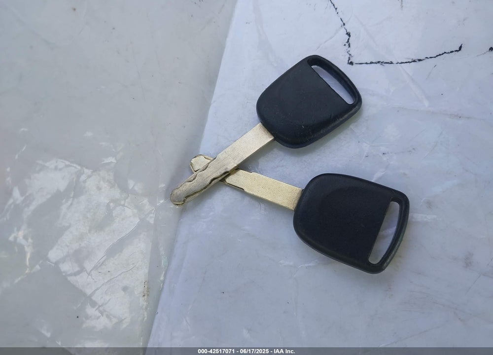 2005 HONDA CIVIC VP VIN: 2HGES16475H616587