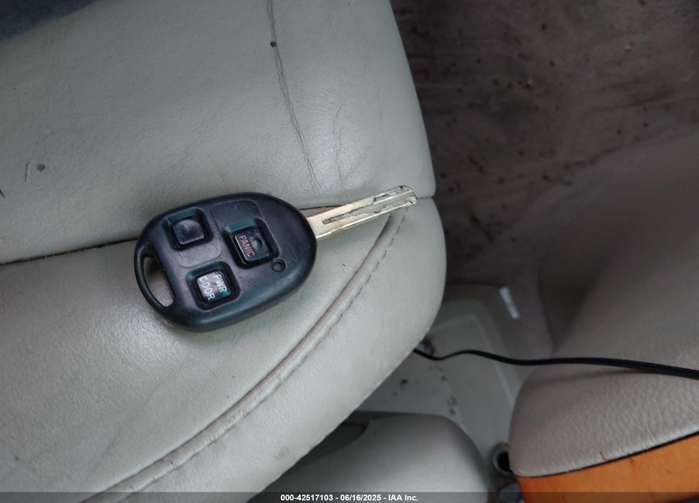 2005 LEXUS RX 330 VIN: 2T2HA31U85C056411