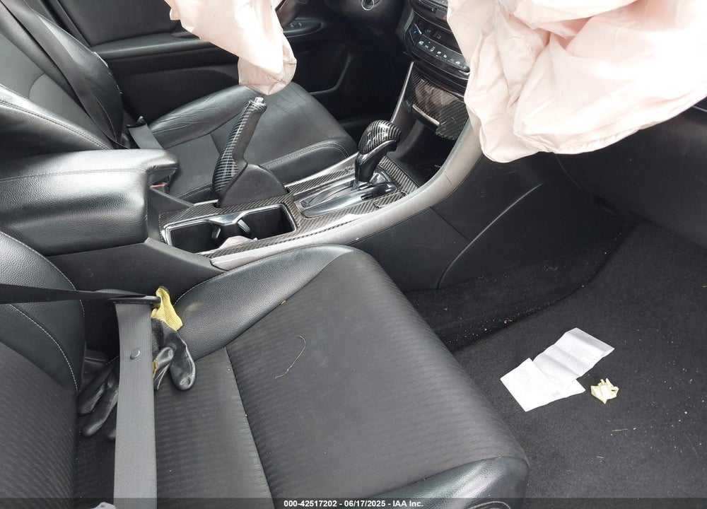 2017 HONDA ACCORD VIN: 1HGCR2F56HA031777