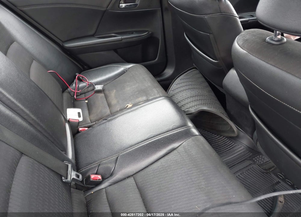 2017 HONDA ACCORD VIN: 1HGCR2F56HA031777
