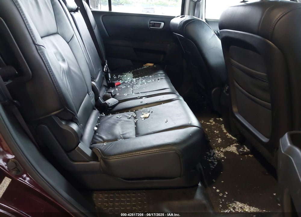 2010 HONDA PILOT VIN: 5FNYF4H51AB018812