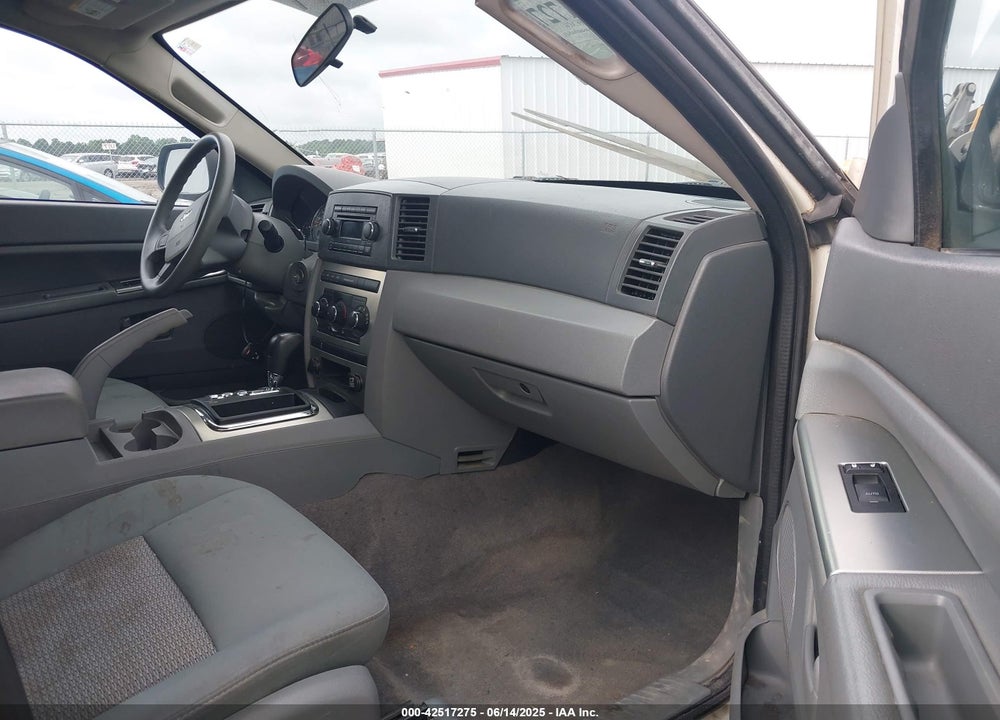 2007 JEEP GRAND CHEROKEE LAREDO VIN: 1J8GR48K27C557642