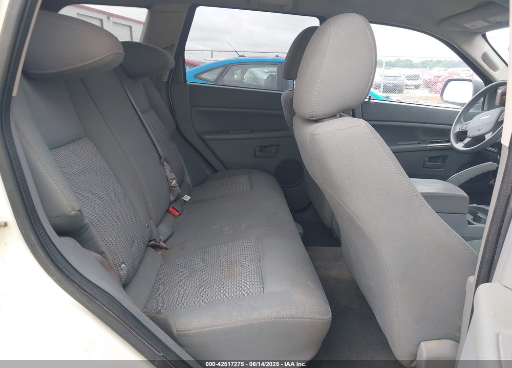2007 JEEP GRAND CHEROKEE LAREDO VIN: 1J8GR48K27C557642
