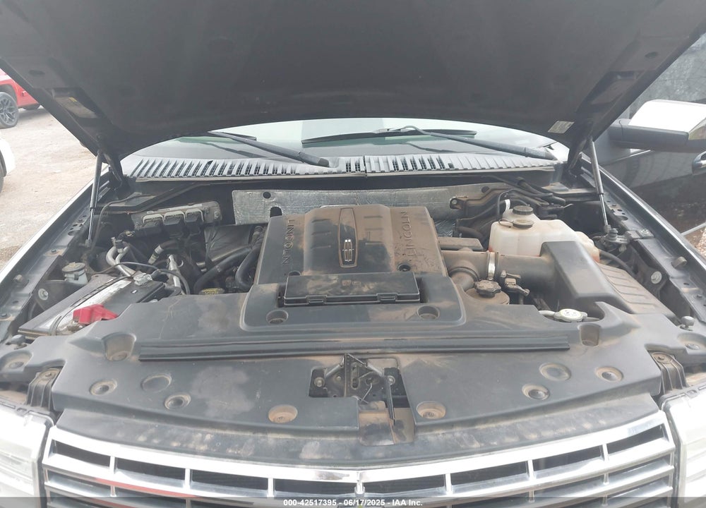2011 LINCOLN NAVIGATOR L VIN: 5LMJJ3J52BEJ05473