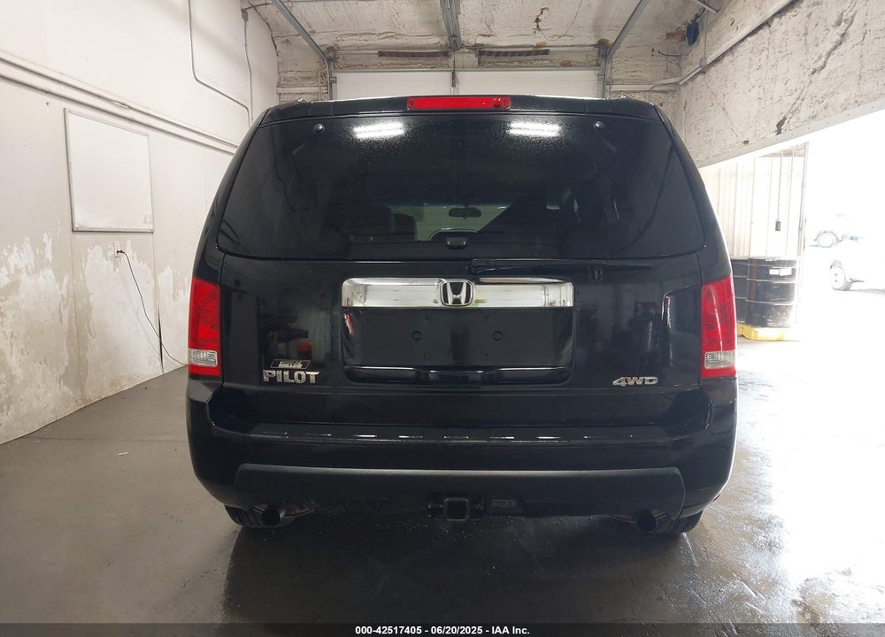 2011 HONDA PILOT VIN: 5FNYF4H27BB047075