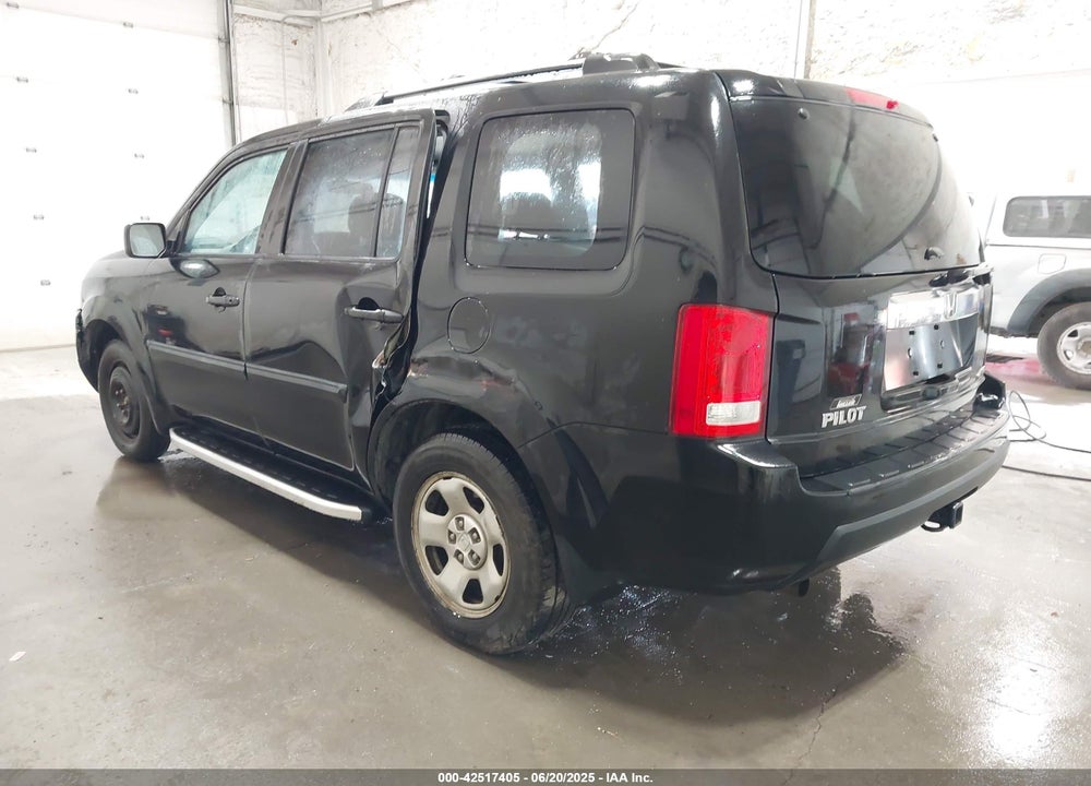 2011 HONDA PILOT VIN: 5FNYF4H27BB047075