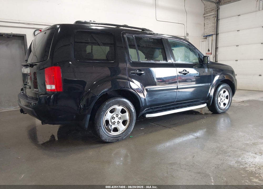 2011 HONDA PILOT VIN: 5FNYF4H27BB047075