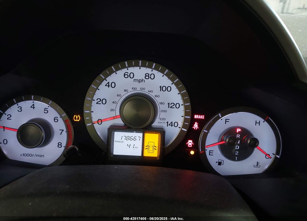 2011 HONDA PILOT VIN: 5FNYF4H27BB047075