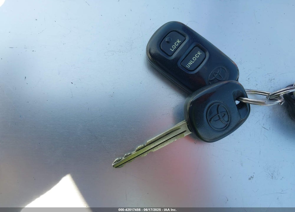 2005 TOYOTA COROLLA S VIN: 1NXBR32E35Z547719