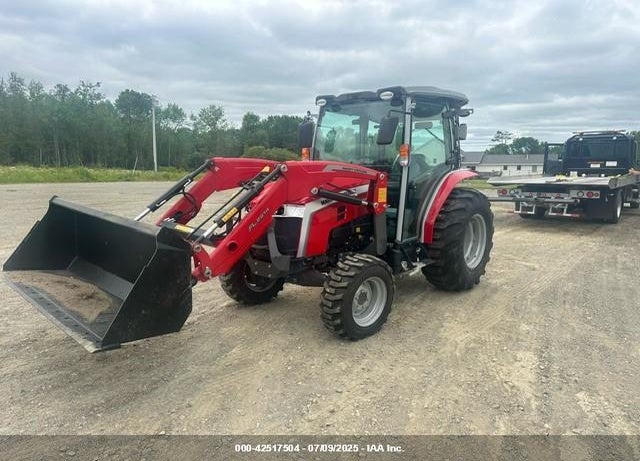 2025 MASSEY FERGUSON 2M.50 TRACTOR W/BUCKET VIN: AG3M2M500RJW82810