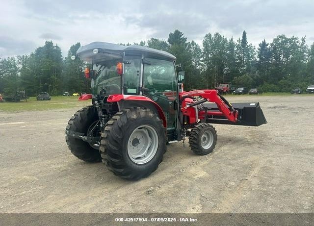 2025 MASSEY FERGUSON 2M.50 TRACTOR W/BUCKET VIN: AG3M2M500RJW82810
