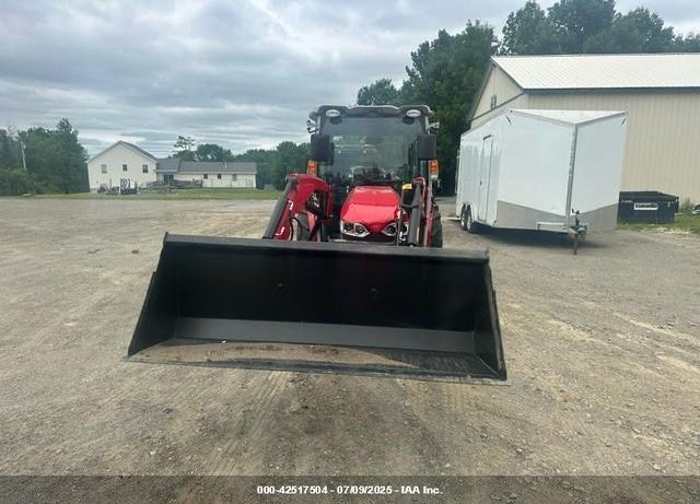 2025 MASSEY FERGUSON 2M.50 TRACTOR W/BUCKET VIN: AG3M2M500RJW82810