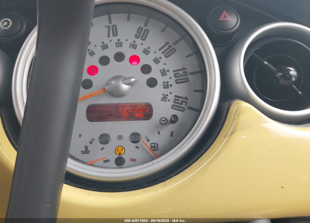 2005 MINI COOPER S VIN: WMWRE33565TG96225