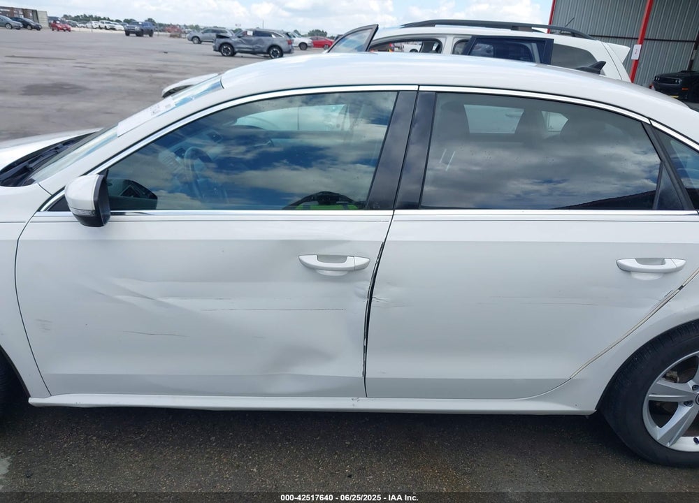 2013 VOLKSWAGEN PASSAT VIN: 1VWBP7A37DC106808