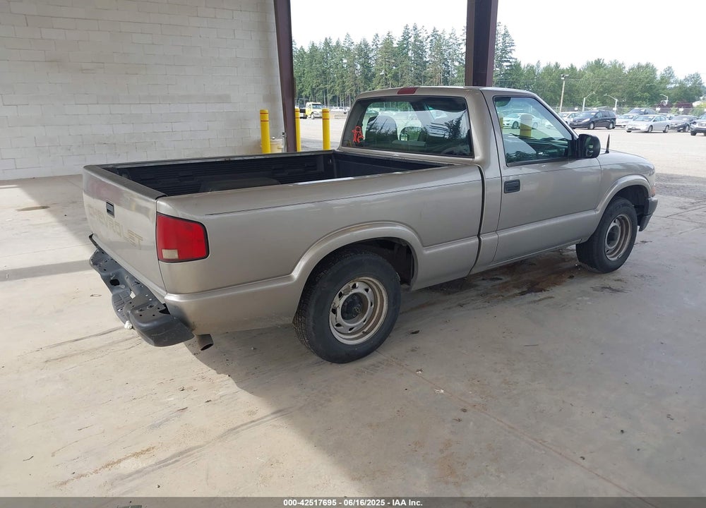 2002 CHEVROLET S-10 VIN: 1GCCS145628137953