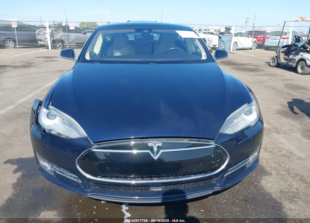 2014 TESLA MODEL S VIN: 5YJSA1H15EFP66601