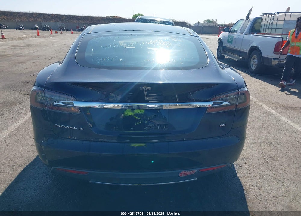 2014 TESLA MODEL S VIN: 5YJSA1H15EFP66601