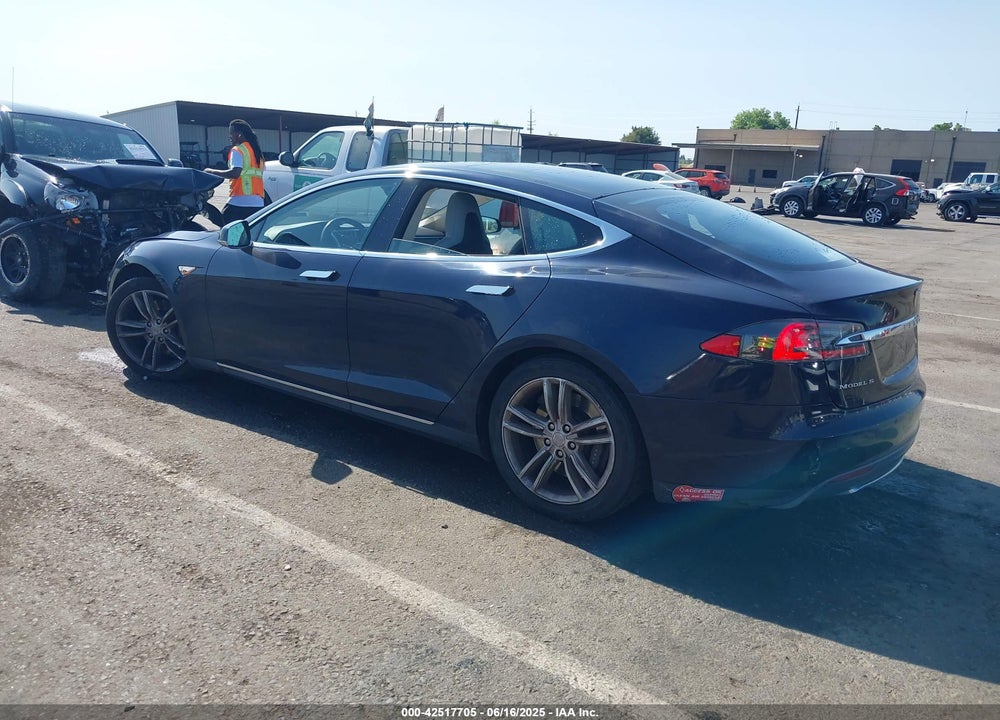 2014 TESLA MODEL S VIN: 5YJSA1H15EFP66601