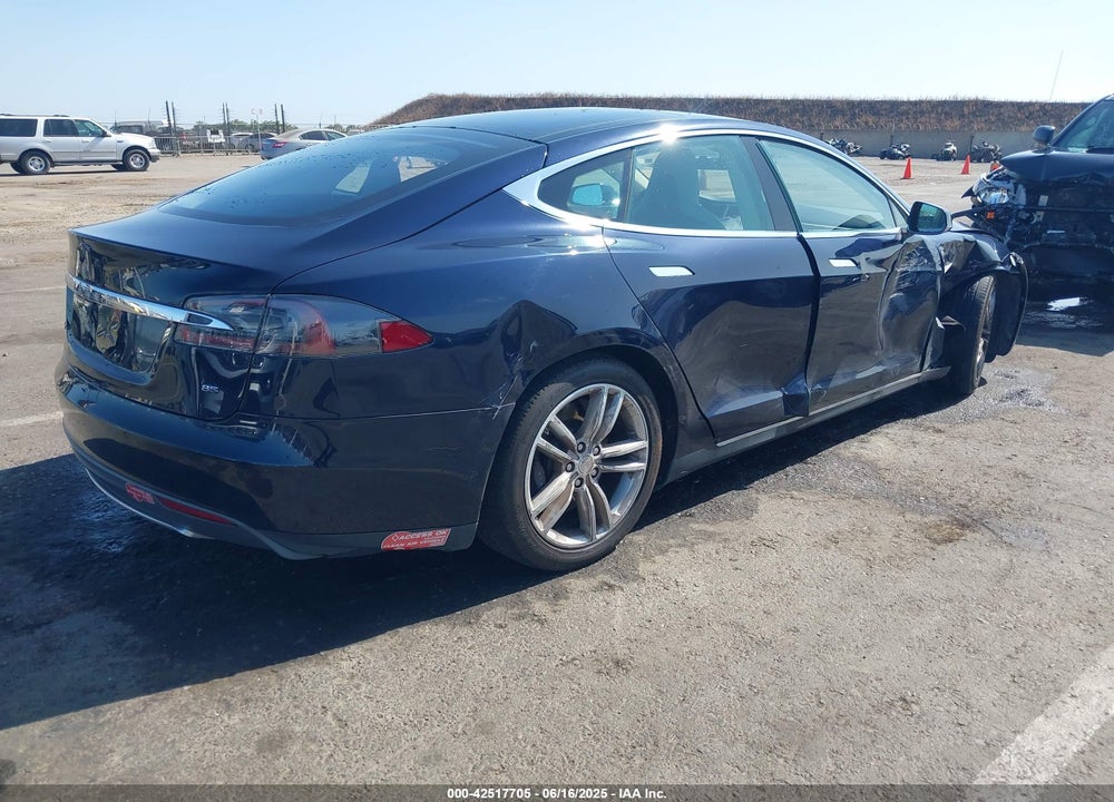 2014 TESLA MODEL S VIN: 5YJSA1H15EFP66601