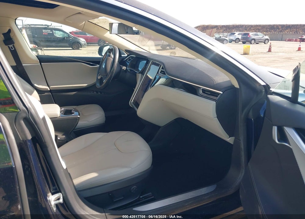 2014 TESLA MODEL S VIN: 5YJSA1H15EFP66601