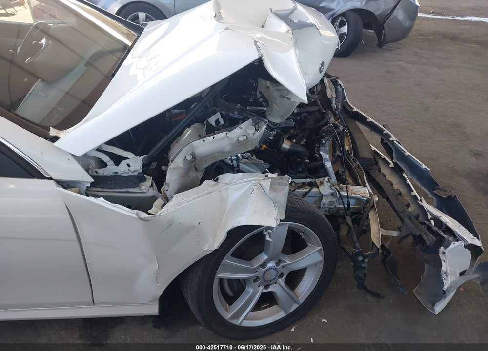 2013 MERCEDES-BENZ C CLASS VIN: WDDGJ4HBXDG032143