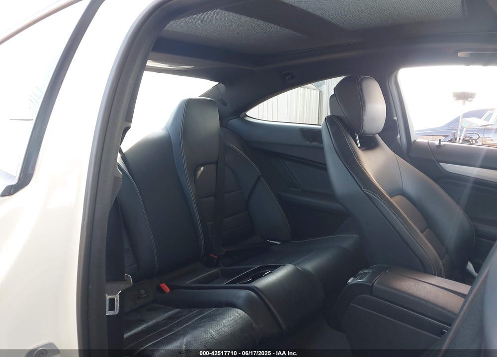 2013 MERCEDES-BENZ C CLASS VIN: WDDGJ4HBXDG032143
