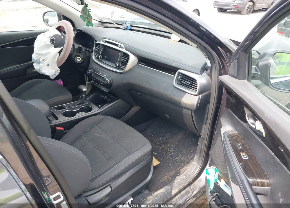 2019 KIA SORENTO 2.4L LX VIN: 5XYPGDA30KG545767