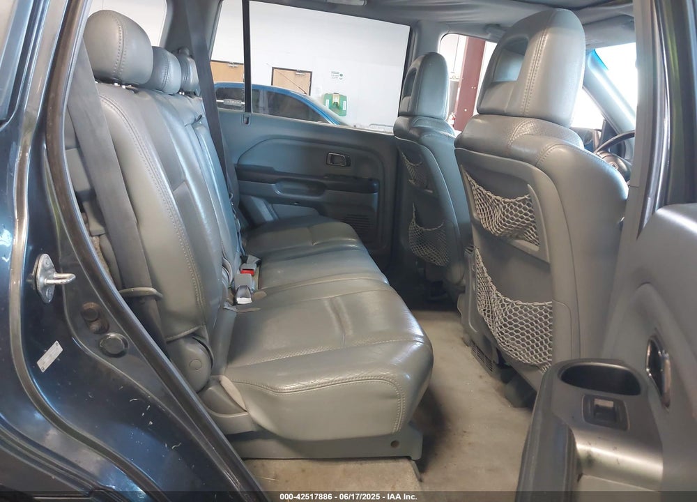 2005 HONDA PILOT EX-L VIN: 2HKYF18505H530616