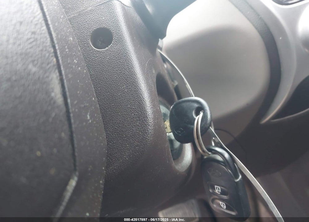 2010 HYUNDAI TUCSON VIN: KM8JUCAC3AU021482