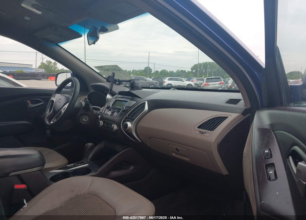 2010 HYUNDAI TUCSON VIN: KM8JUCAC3AU021482