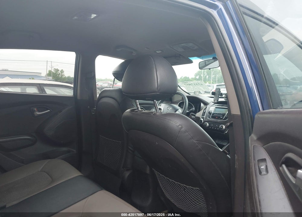 2010 HYUNDAI TUCSON VIN: KM8JUCAC3AU021482