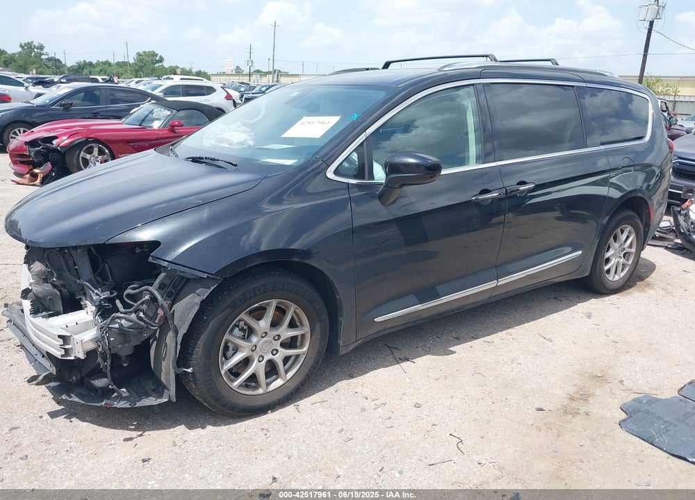 2020 CHRYSLER PACIFICA TOURING L VIN: 2C4RC1BG6LR173126
